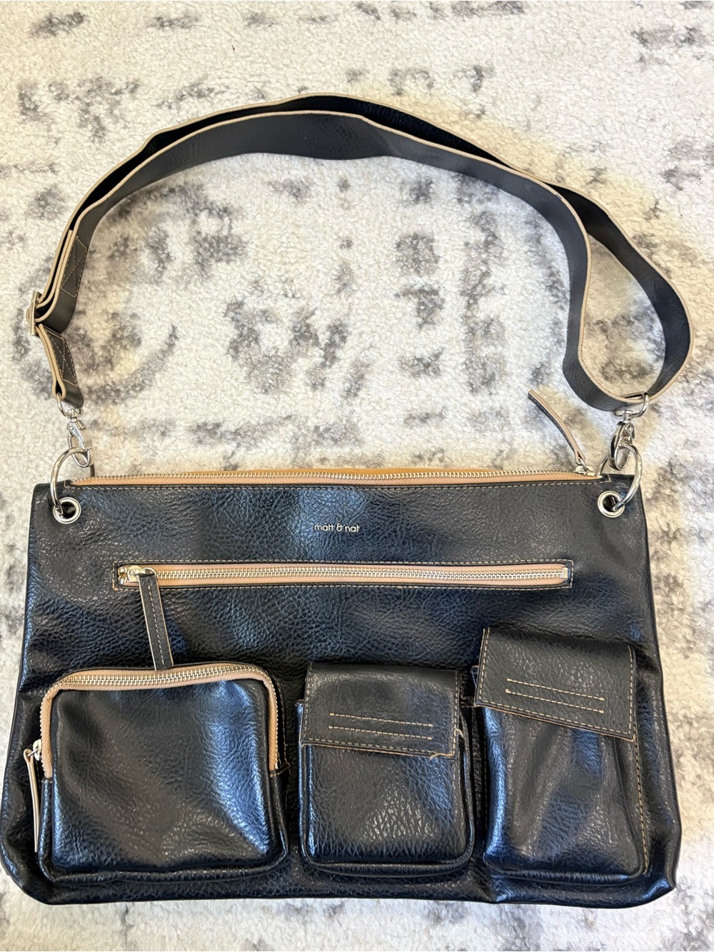 EUC Matt & Nat Shoulder Bag